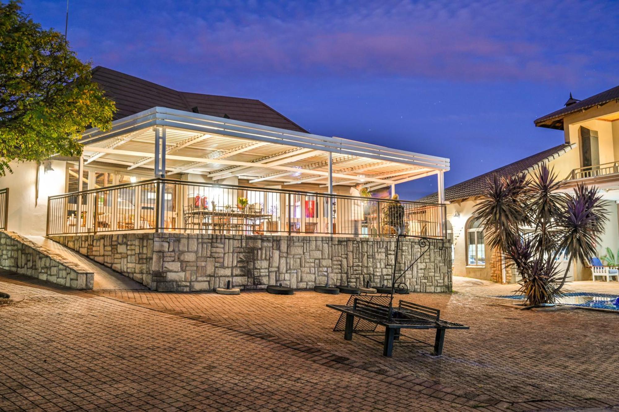 Blue Rain Guest House Bloemfontein Bagian luar foto